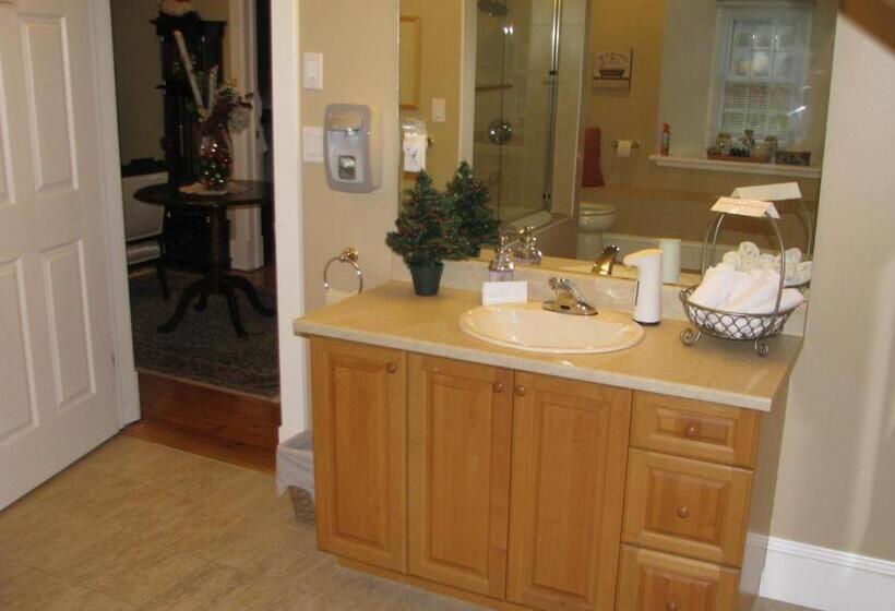 Clyde Hall Bed And Breakfast