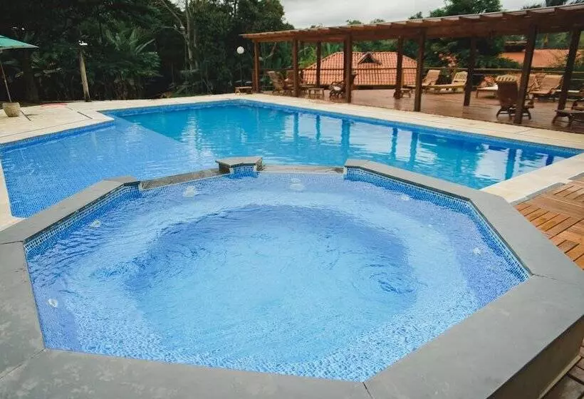 ホテル E Pousadatajj