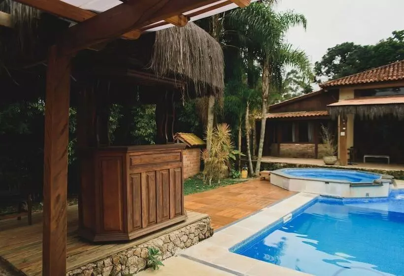 ホテル E Pousadatajj