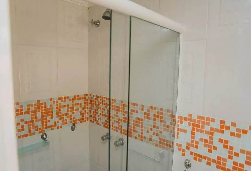 ホテル E Pousadatajj