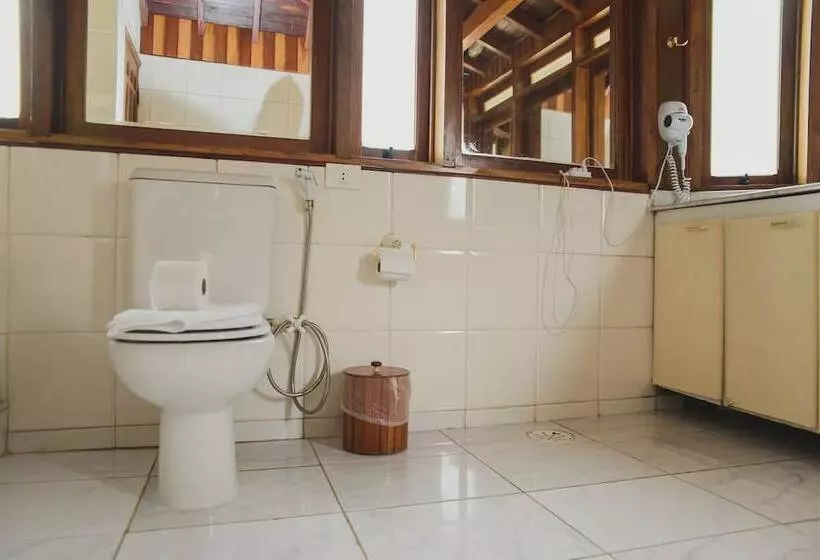 ホテル E Pousadatajj