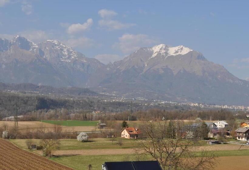 בית מלון כפרי Piol