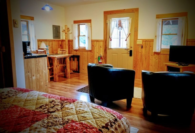 מוטל Homestead Cabin Resort