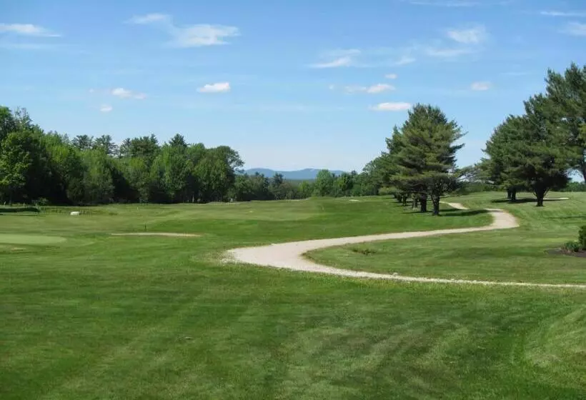 Motelli The Lodge At Poland Spring Resort