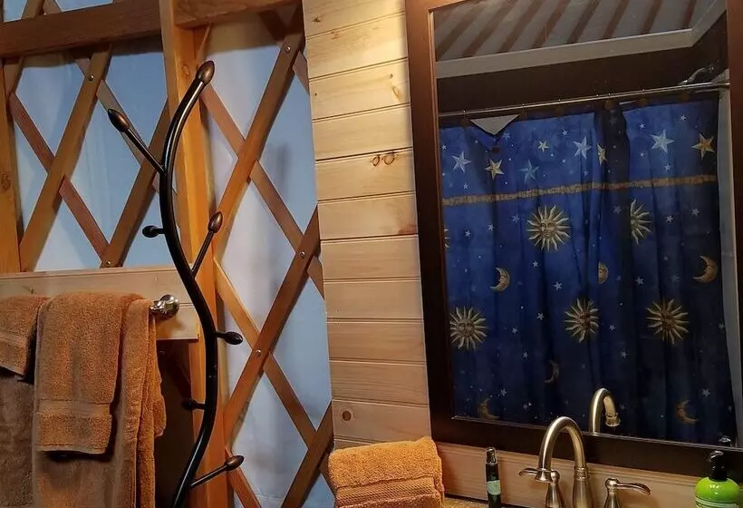 Yale Manor B&b & Yurt Glamping