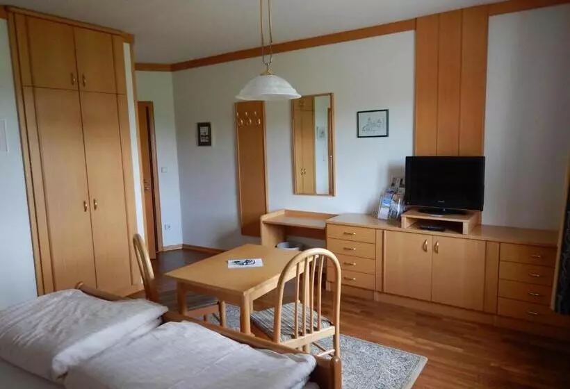 Aamiaismajoitus (B&B) Gästehaus Krappel