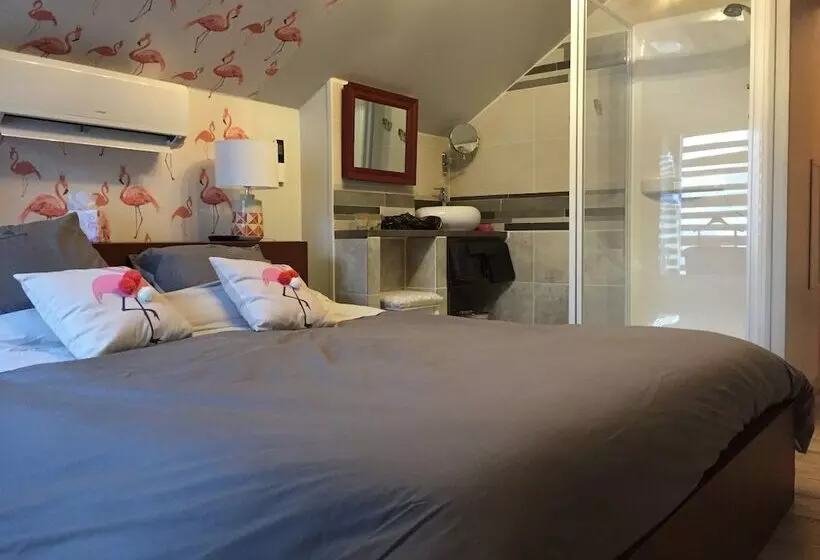 ベッドアンドブレックファースト Le Rouge & Blanc