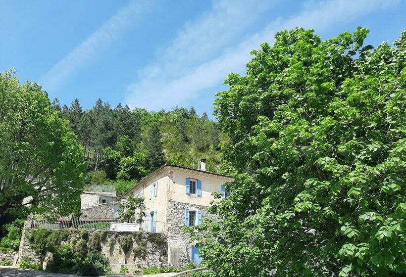 مبيت وإفطار Le Sareymond