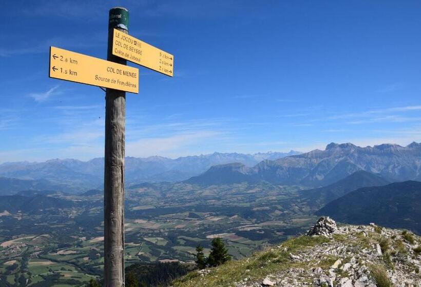 مبيت وإفطار Le Sareymond