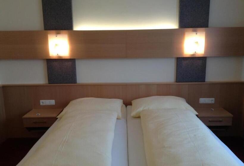 בית מלון כפרי Leonsteinerhof