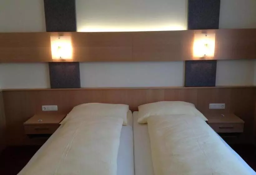 Hotelli Leonsteinerhof