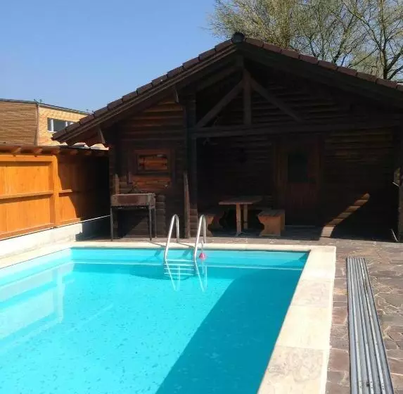 Hotelli Leonsteinerhof