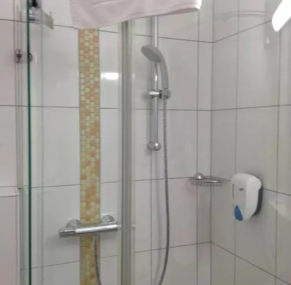 Hotelli Leonsteinerhof