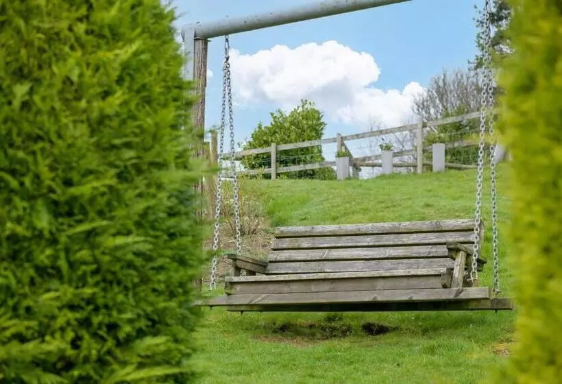 ホテル Luccombe Farm Holiday Cottages