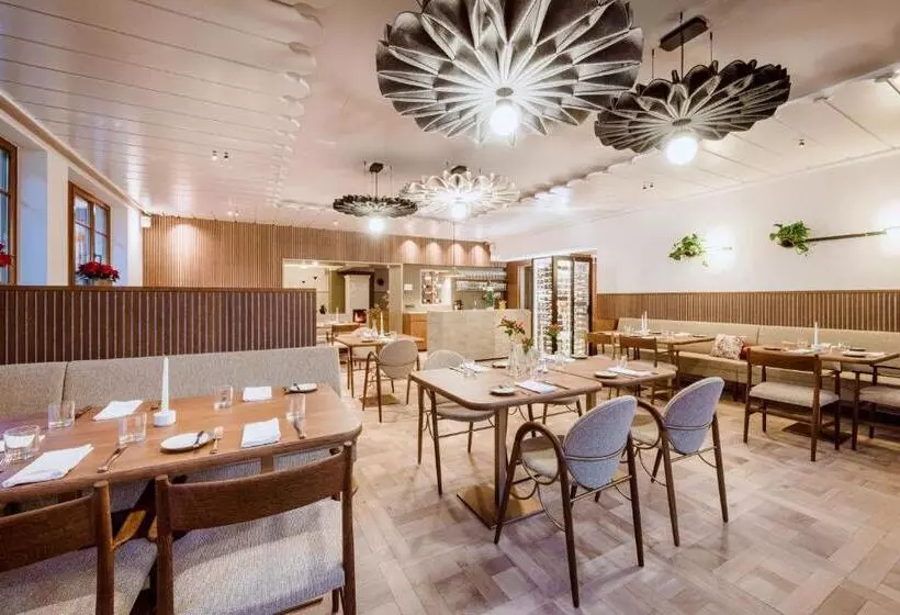 ホテル Mayer   Wirtshaus Und Dorf