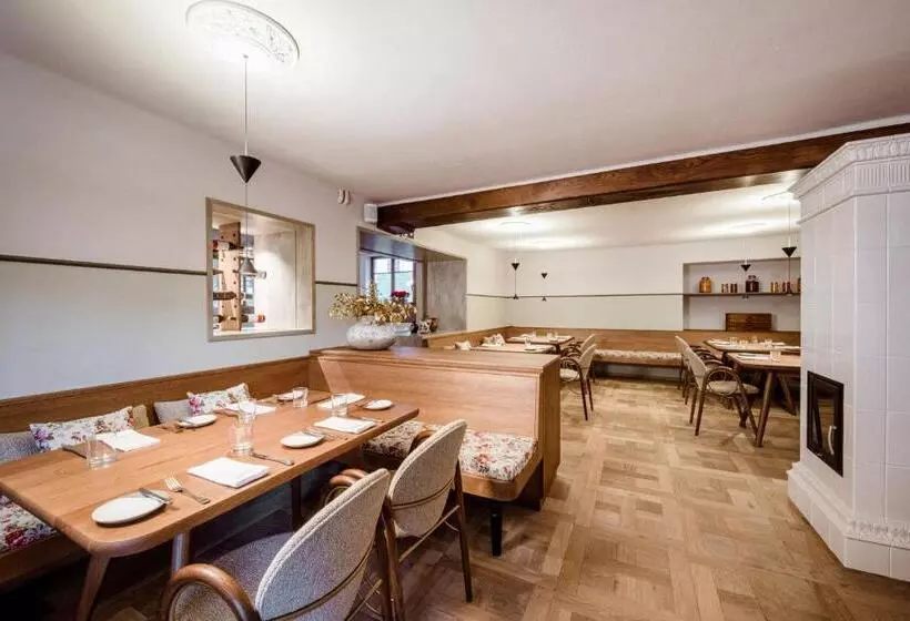 ホテル Mayer   Wirtshaus Und Dorf