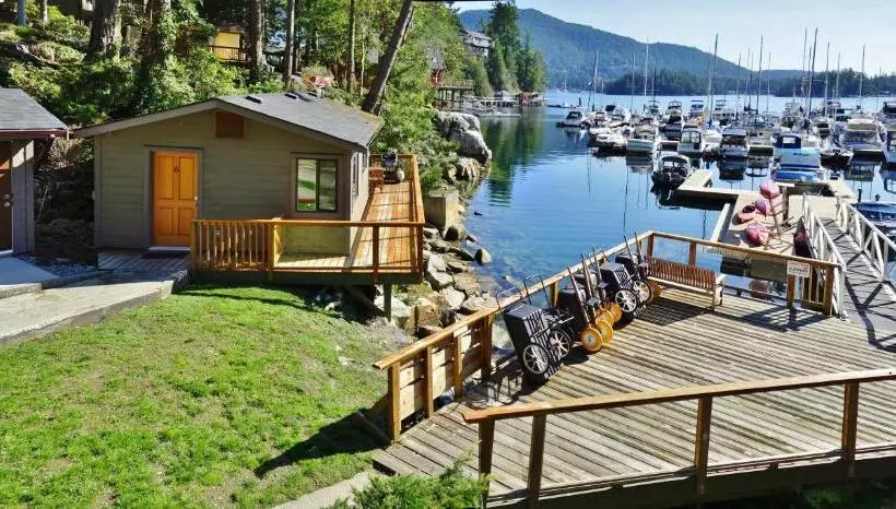 Hotelli Pender Harbour Resort & Marina