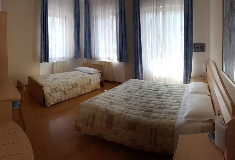 ペンション Piccolo Fiore