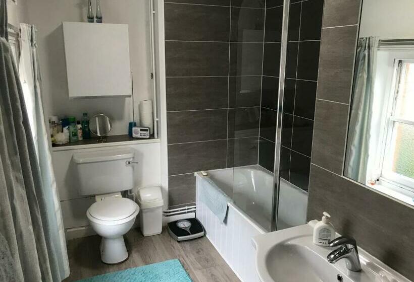 פנסיון St Jude's Bed & Breakfast