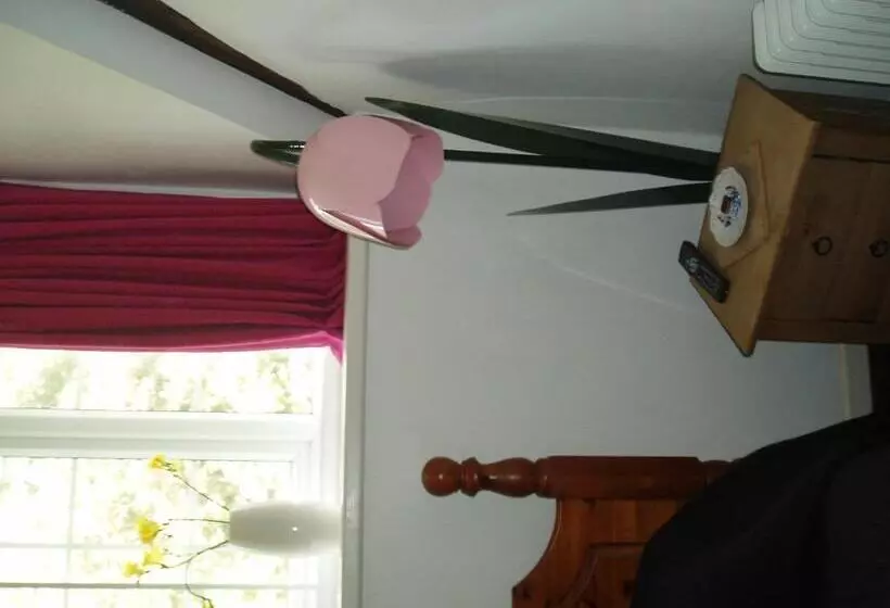 The Old Forge Seafood Restaurant And Bed And Breakfast