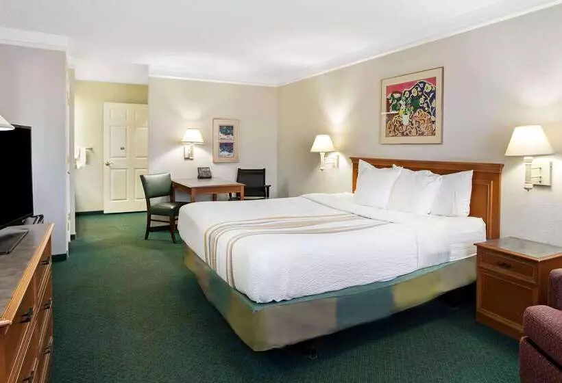 Отель Baymont By Wyndham Fort Stockton