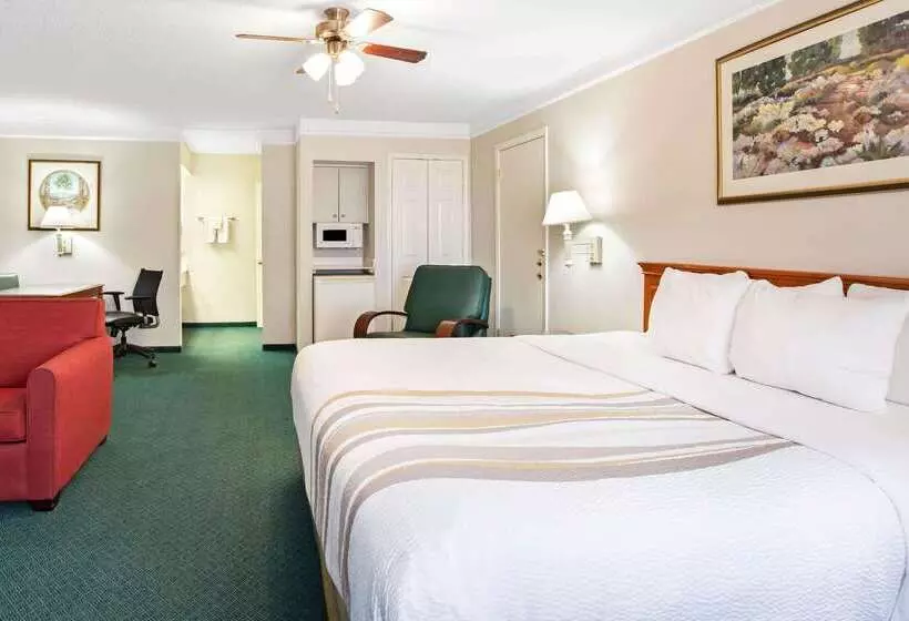 Отель Baymont By Wyndham Fort Stockton