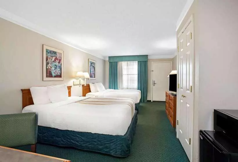 Отель Baymont By Wyndham Fort Stockton