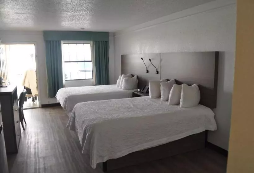 Отель Baymont By Wyndham Fort Stockton