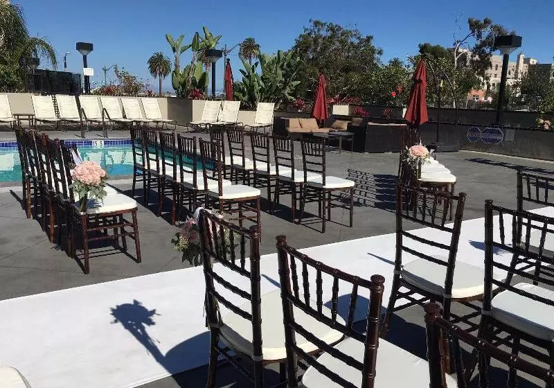 Crowne Plaza Hotel Los Angeles Harbor, An Ihg