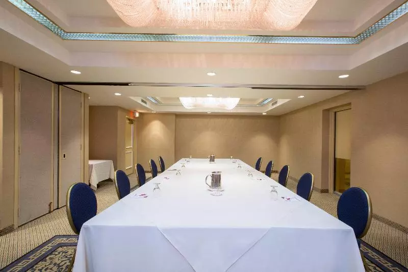 Crowne Plaza Hotel Los Angeles Harbor, An Ihg