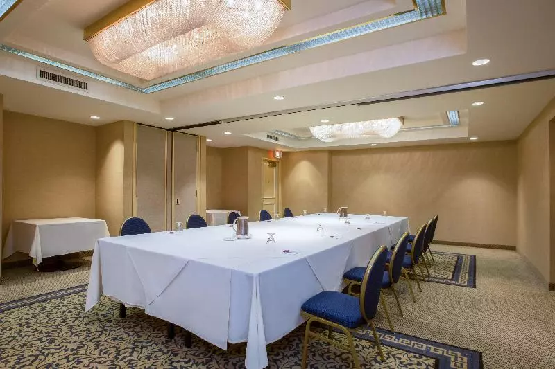 Crowne Plaza Hotel Los Angeles Harbor, An Ihg