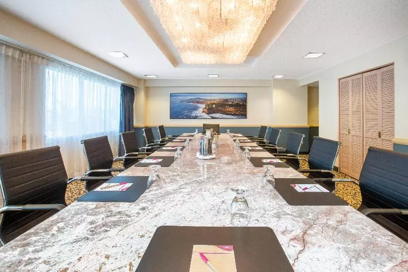 Crowne Plaza Hotel Los Angeles Harbor, An Ihg