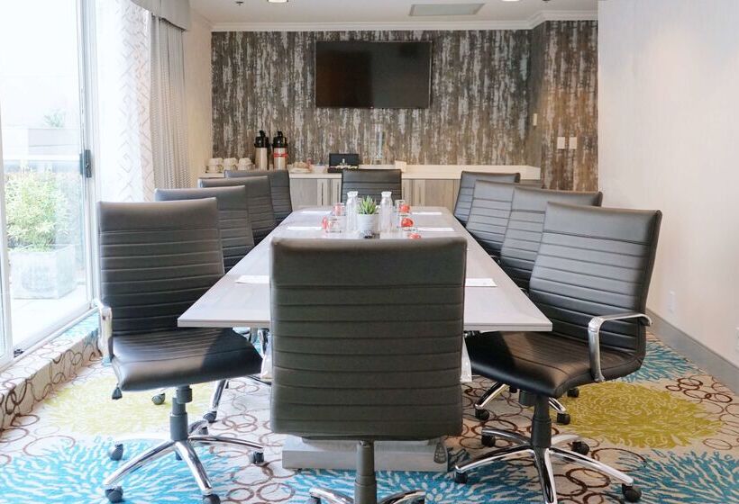 هتل Hampton Inn And Suites By Hilton, Downtown Vancouver