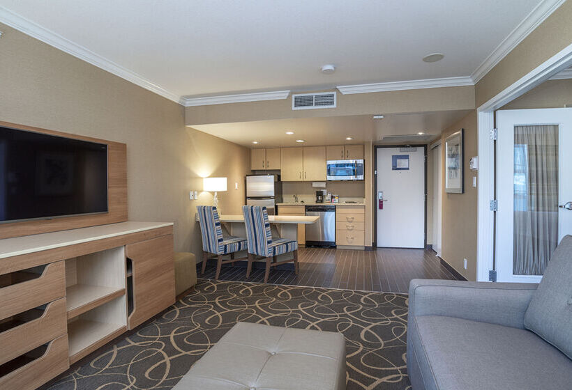 هتل Hampton Inn And Suites By Hilton, Downtown Vancouver