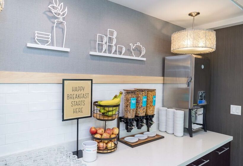 هتل Hampton Inn And Suites By Hilton, Downtown Vancouver