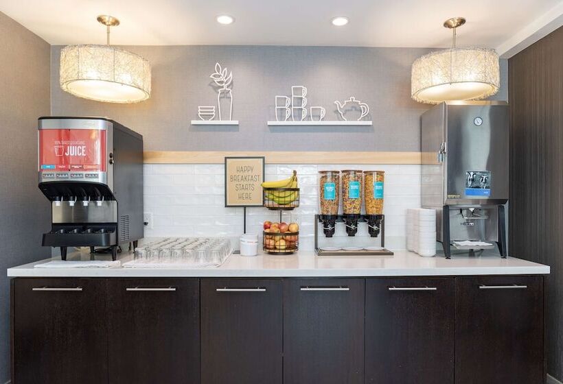 هتل Hampton Inn And Suites By Hilton, Downtown Vancouver