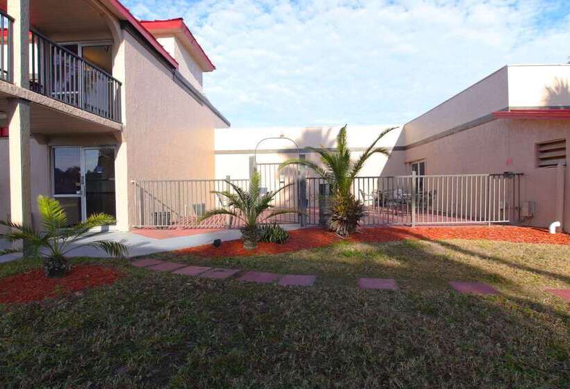 בית מלון כפרי Ramada By Wyndham Davenport Orlando South