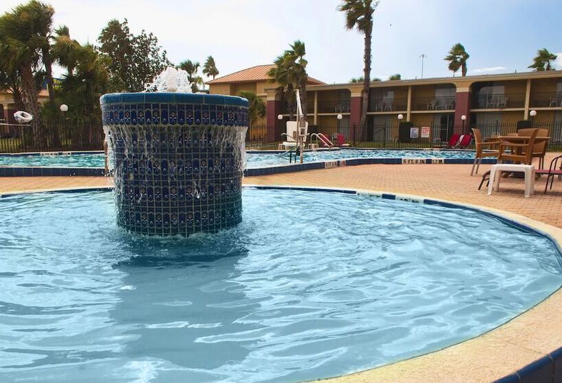 בית מלון כפרי Ramada By Wyndham Davenport Orlando South