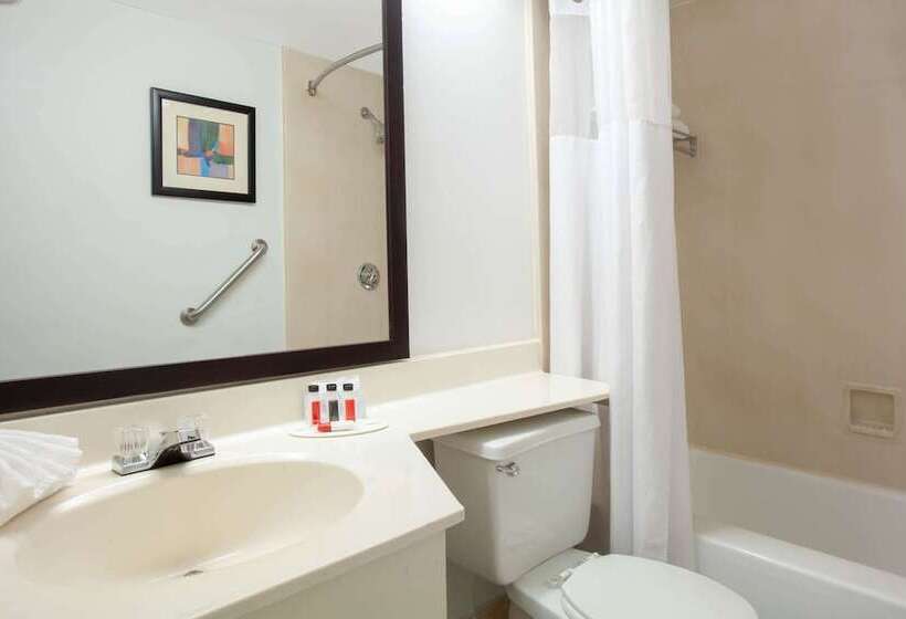 בית מלון כפרי Ramada By Wyndham Davenport Orlando South