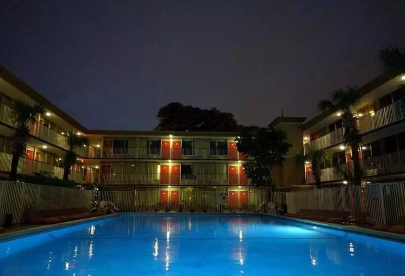 ホテル Red Carpet Inn Airport Fort Lauderdale