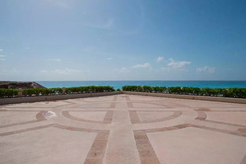 Hotel Wyndham Grand Cancun All Inclusive Resort & Villas