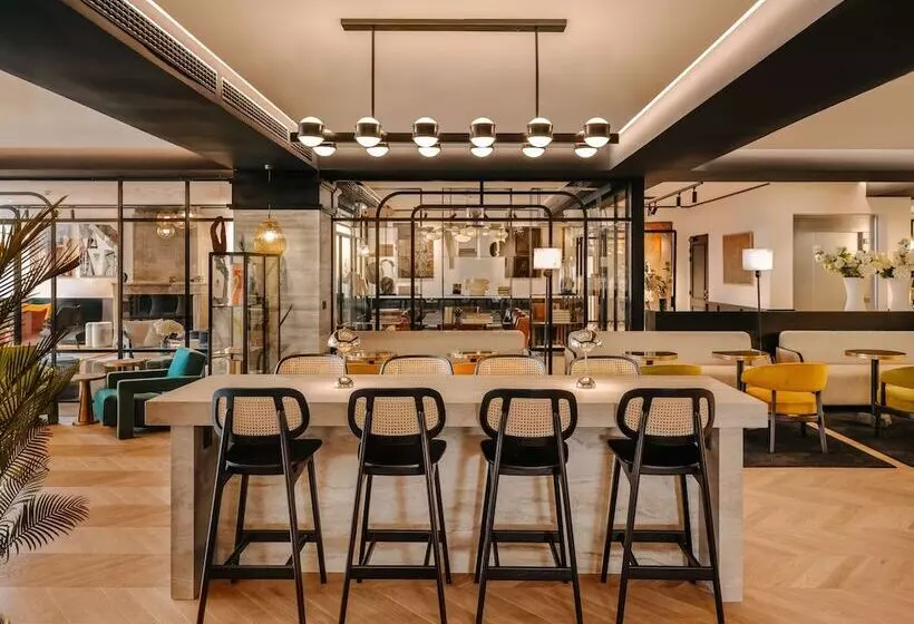 Marty Hotel Bordeaux - Tapestry Collection by Hilton