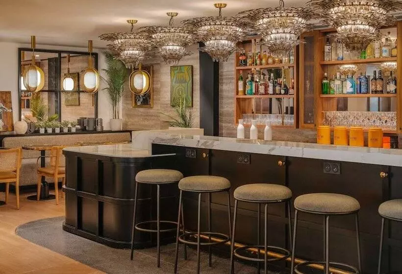 Marty Hotel Bordeaux - Tapestry Collection by Hilton