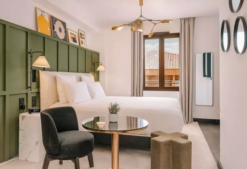 Marty Hotel Bordeaux - Tapestry Collection by Hilton