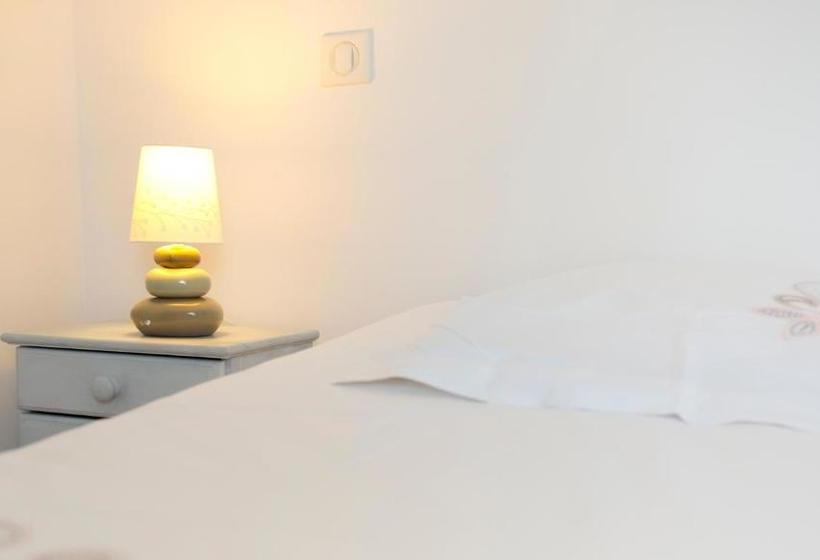 مبيت وإفطار Chambres D Hôtes Entre Dolmens Et Fontaines