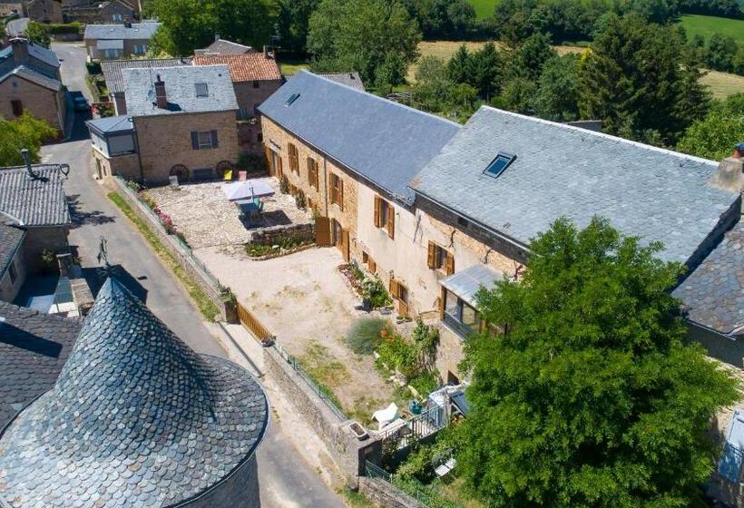 مبيت وإفطار Chambres D Hôtes Entre Dolmens Et Fontaines