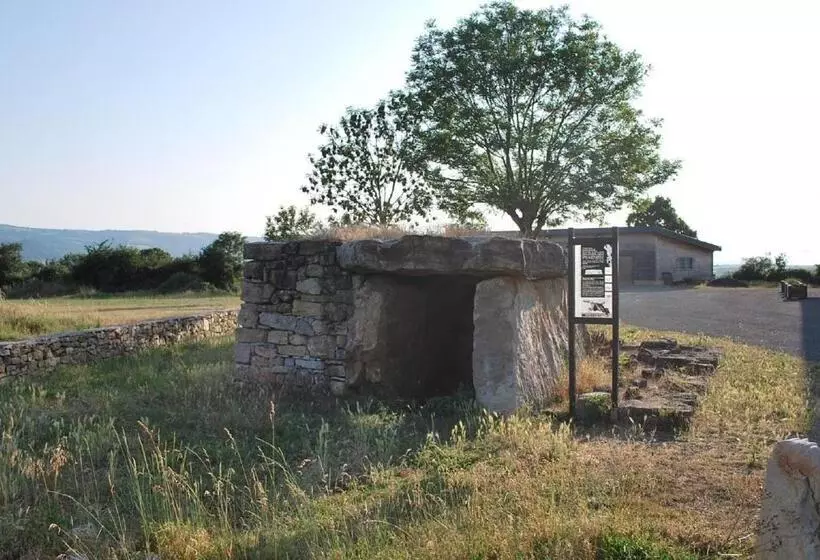 ベッドアンドブレックファースト Chambres D Hôtes Entre Dolmens Et Fontaines