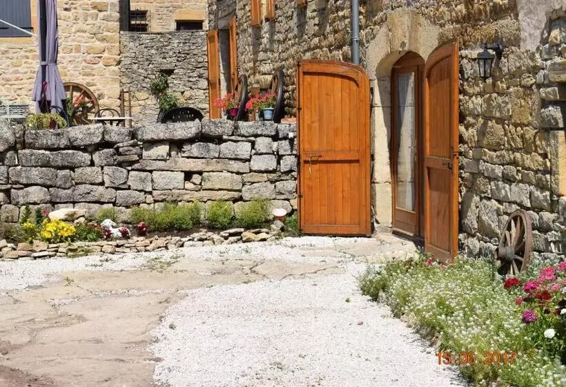 ベッドアンドブレックファースト Chambres D Hôtes Entre Dolmens Et Fontaines