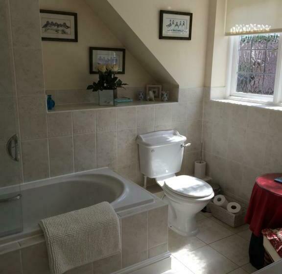 مبيت وإفطار Tirol House