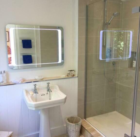 مبيت وإفطار Tirol House